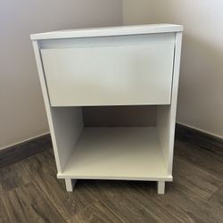 Modern Nightstand with Storage Drawer