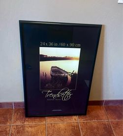Trendsetter Poster Frame Black 24 x 36 plexiglass - no delivery