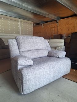 Recliner Power Big Recliner Gray$340 FIRM