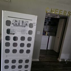 Samsung  22 cu . ft Smart 3 Doors Freezer