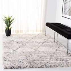 SAFAVIEH Fontana Shag Area Rug – 5’3” x 7’6” – Grey/Ivory