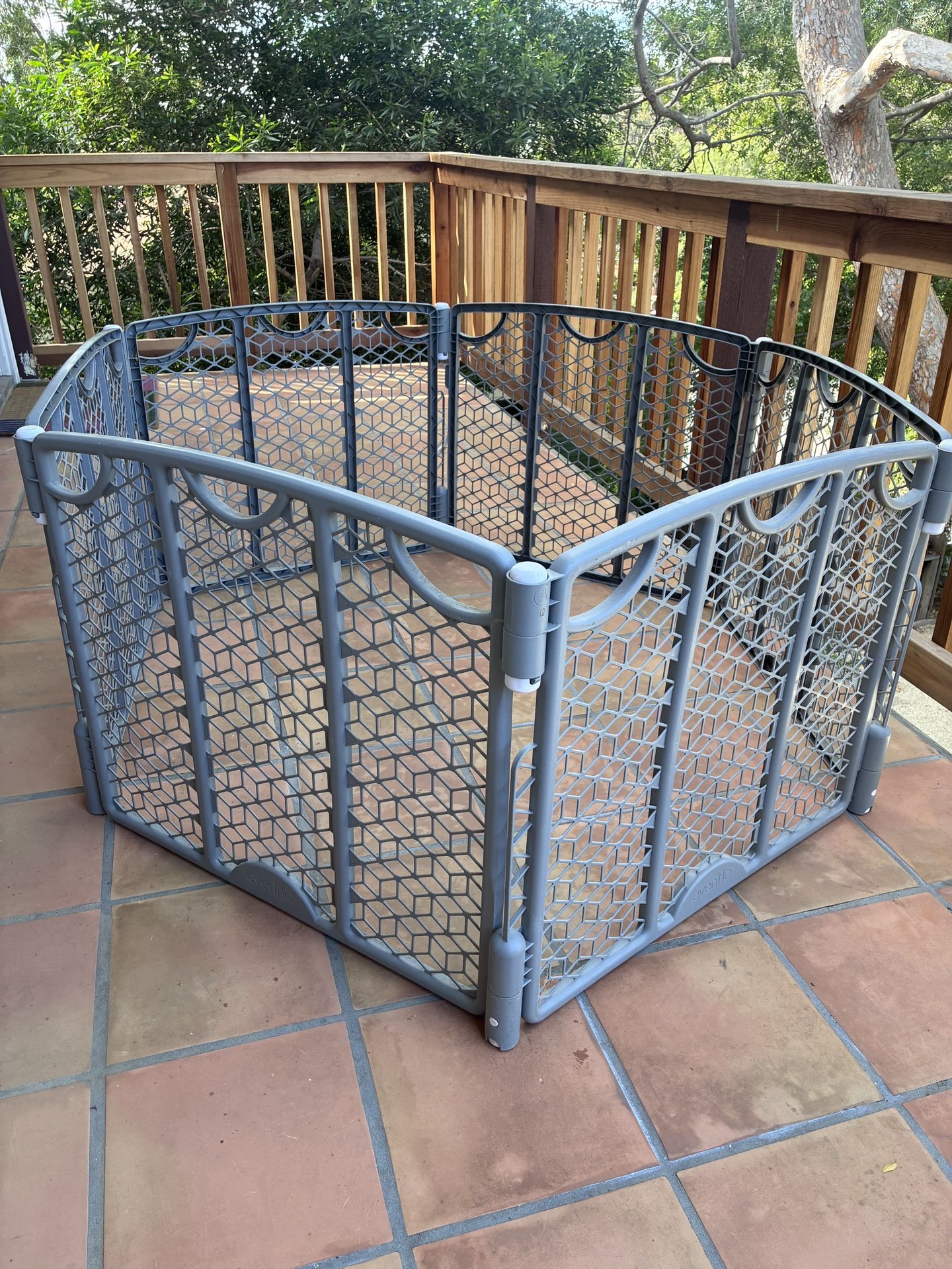 Evenflo Versatile Play Space Gate