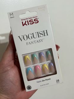 Brand new kiss press on nails pastel French tip 28 pack