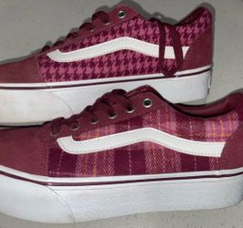 Burgundy plaid/houndstooth Vans. Women’s size 8.