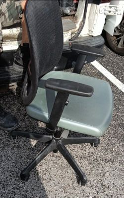 3 Haworth Very Mesh Task Chairs desk chair adjustable office chair