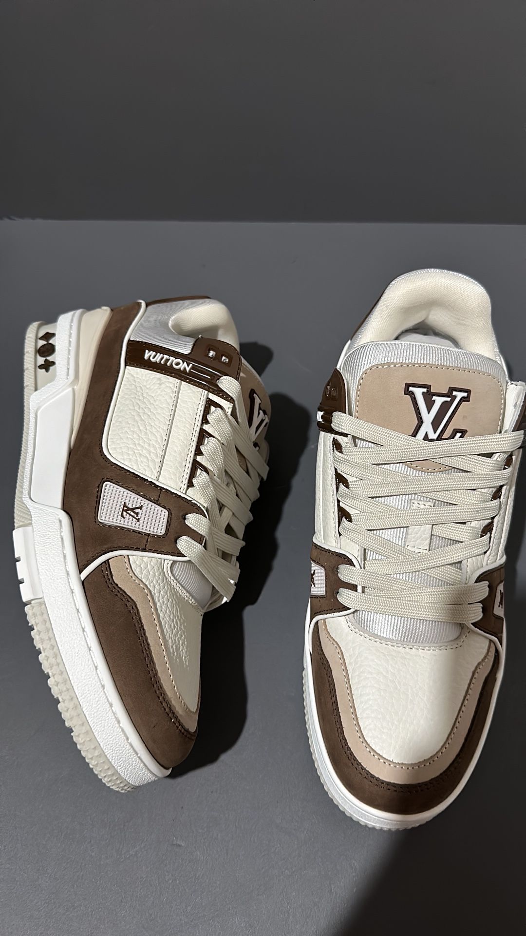 LV Shoes / Sneakers Louis Vuitton 