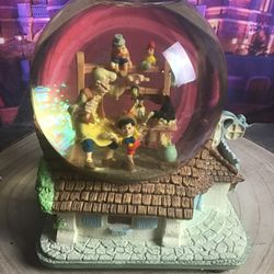 Disney Pinocchio Geppetto Snow Globe “ When You Wish Upon A Star” Toy Shop 