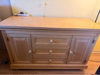 Light wood dresser set and twin bed great for young kids or nursery