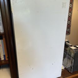GE Mini fridge - Freezer Compartment- Works Great 