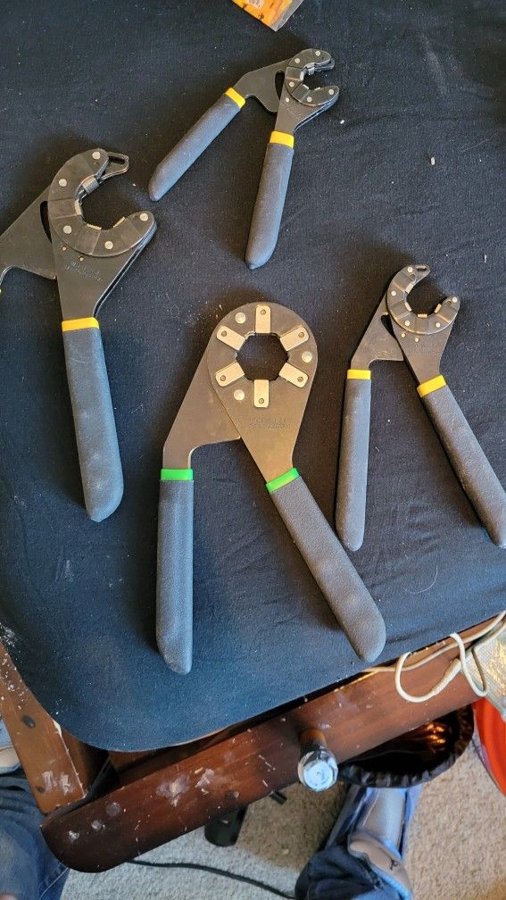 4 Bionic Wrenches