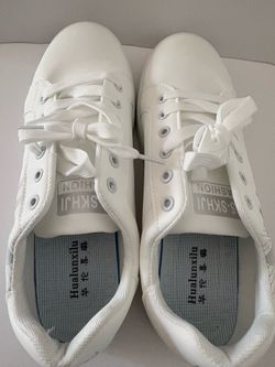 New Men's White Fashion Sneakers - Size US 10 (EU 43)