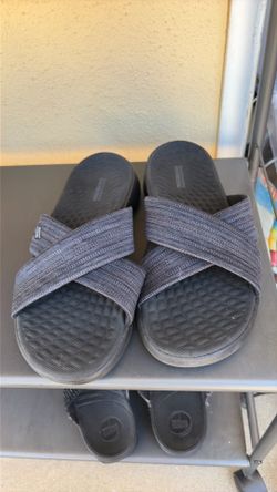 Sketchers yoga mat ladies black sandals