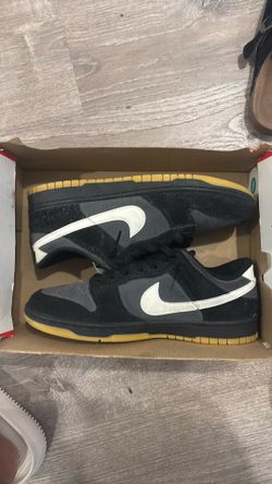 Nike Dunk Low Retro SE   Size 10