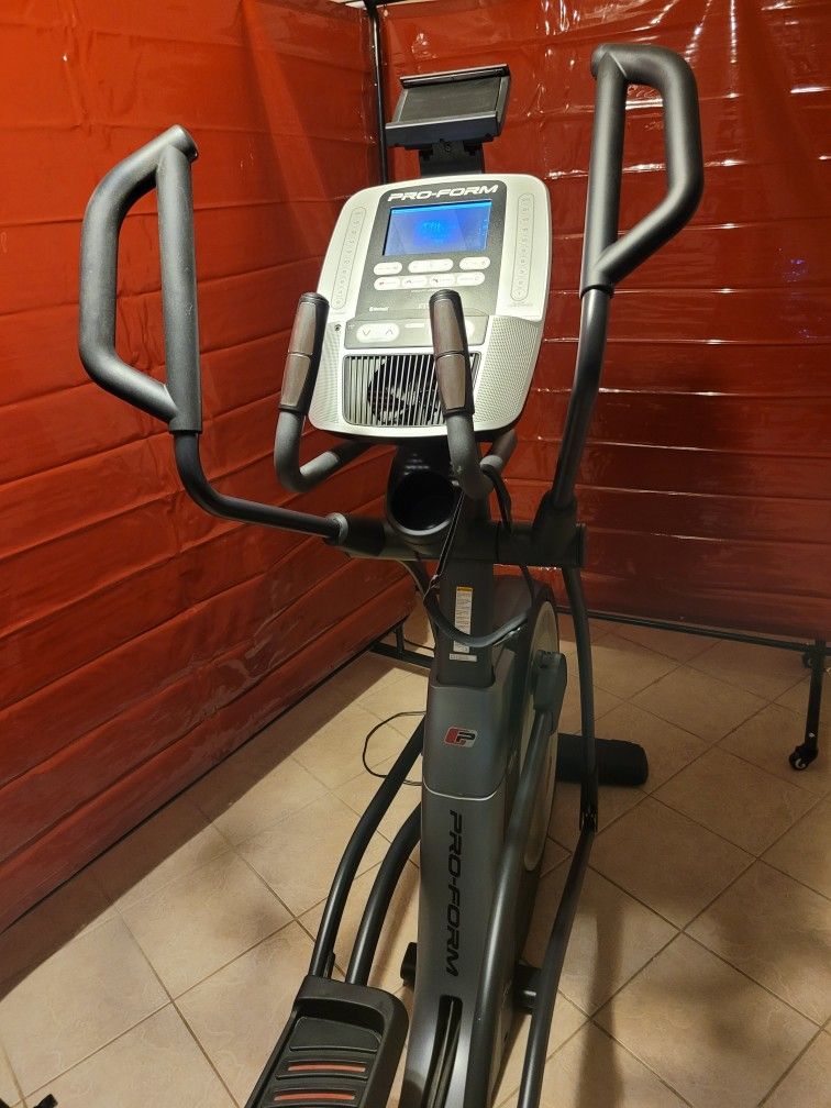 Proform 12.9 Elliptical Excercise Machine