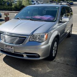 2016 Town & Country Touring