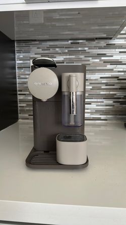 Coffee Machine Nespresso DeLonghi