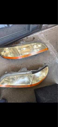 Pair of Car Headlights with Amber Turn Signals
