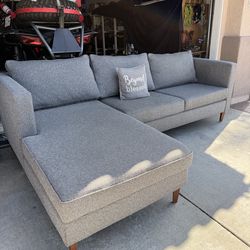 perfect modern gray sectional couch !!