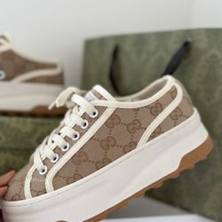 Gucci Sneakers  Unisex 