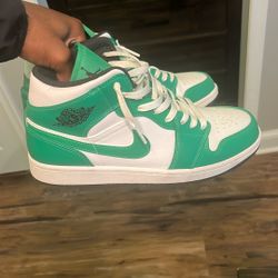 Jordan 1 mid lucky green 