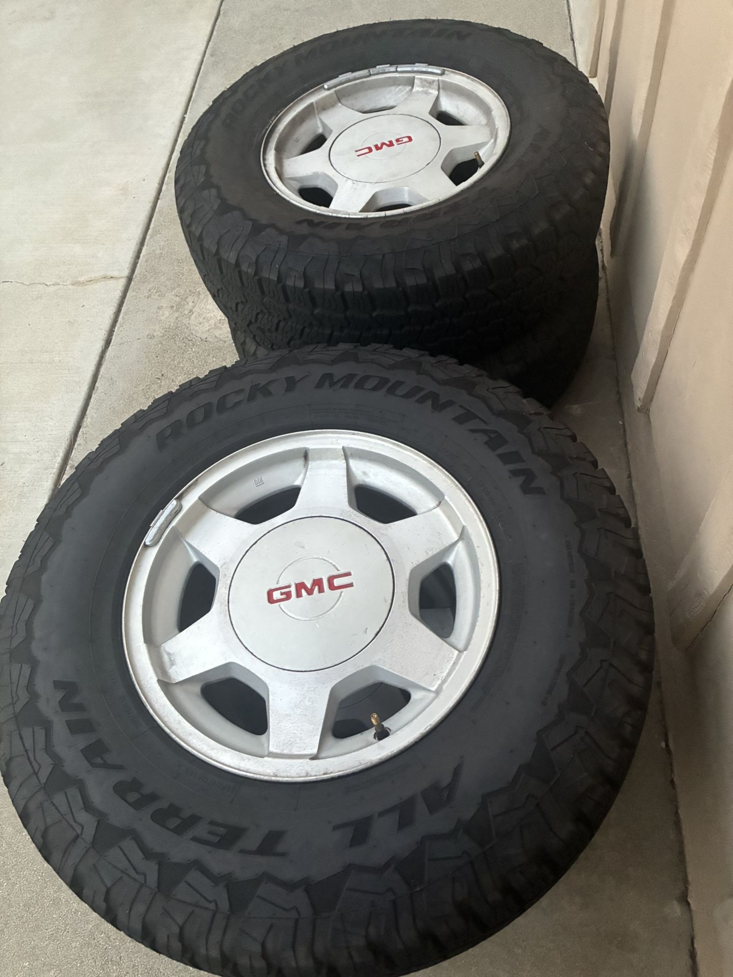 Tires 265/70R16
