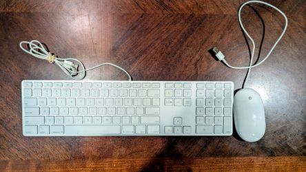 Apple Wired Keyboard and Mouse Set