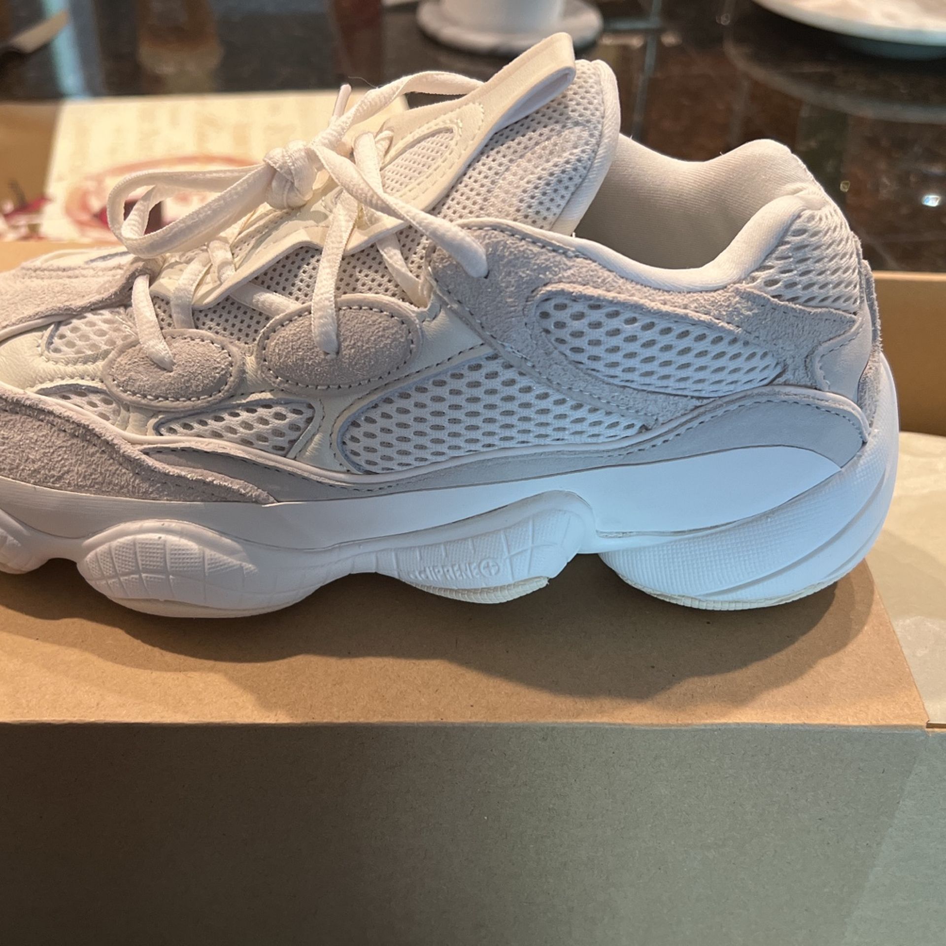 Yeezy 500, Brand New In The 7,5 In men Size