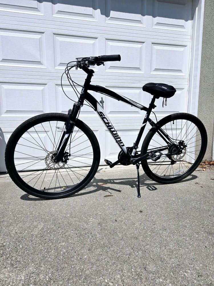 Schwinn 700c Glenwood Mens Hybrid Bike Black 21 Speeds for Sale in Alpharetta GA OfferUp