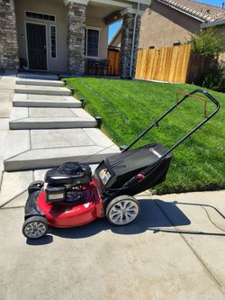 Honda gas lawnmower