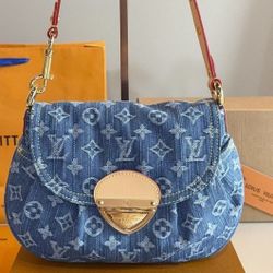 Louis Vuitton shoulder bag