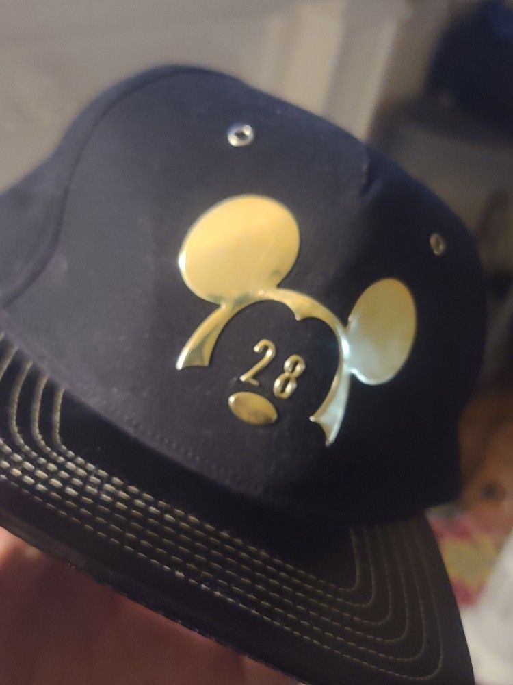 Disney Mickey Mouse Mens Hat.