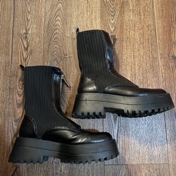 Zara Women’s Platform Front Zipper Boots Size 36–US Size 5.5-6