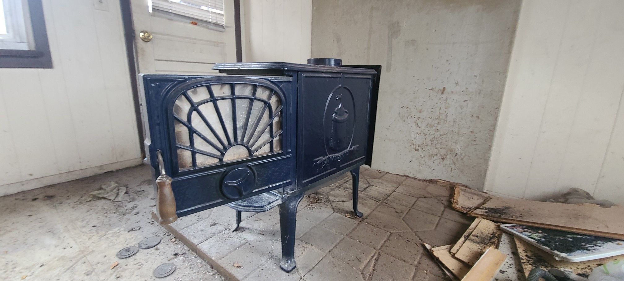 Waterford 100b wood stove for Sale in Warwick, RI OfferUp