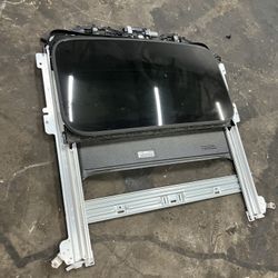 2024 Chevy/GMC 2500 sunroof Part