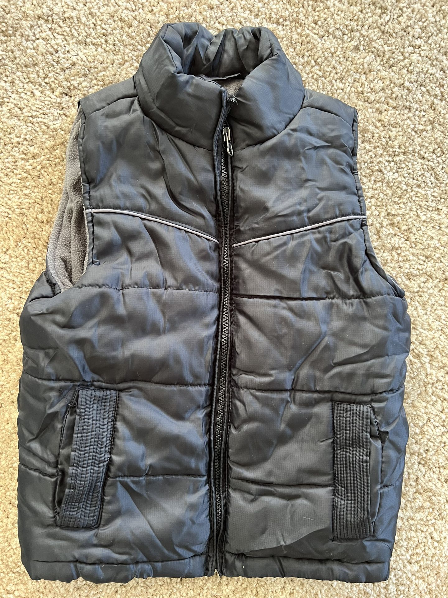 Boys Black Thick Puffer Vest Size 6