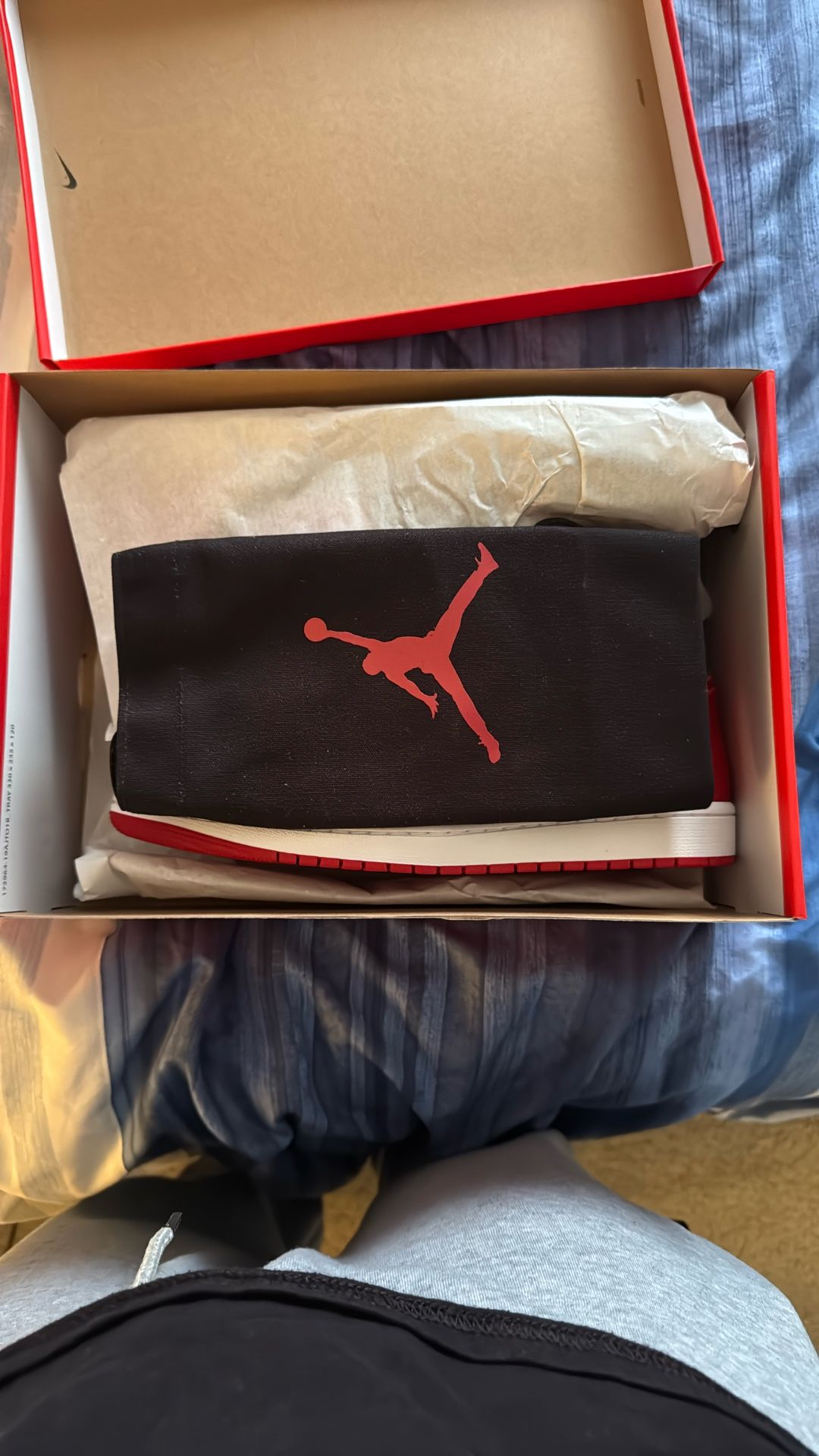 NEW WOMENS AIR JORDAN 1 RETRO HI OG SIZE 12 W/ 10 1/2 M