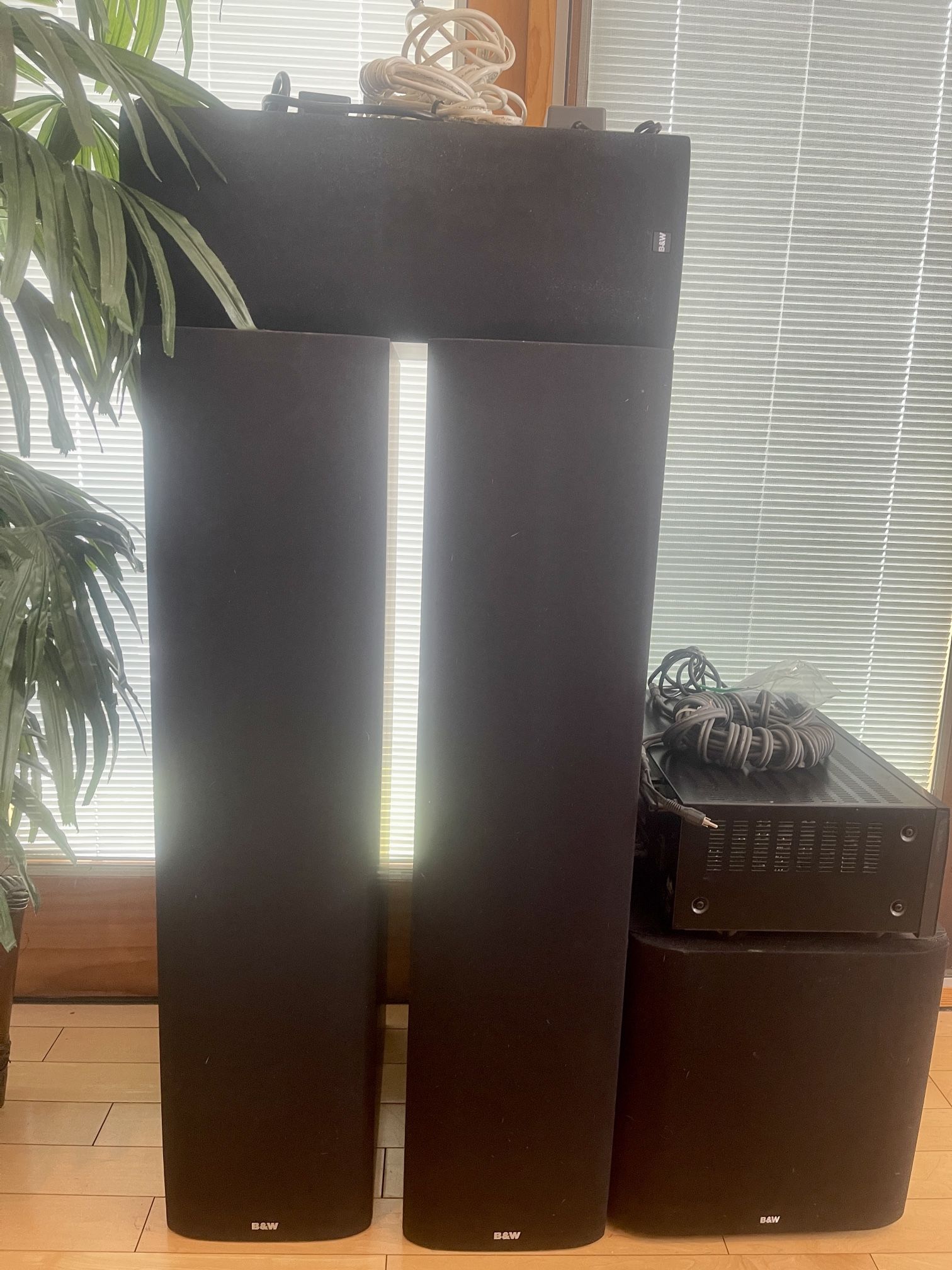 Bowers & Wilkins Sound System With Dennon Network AV Receiver 