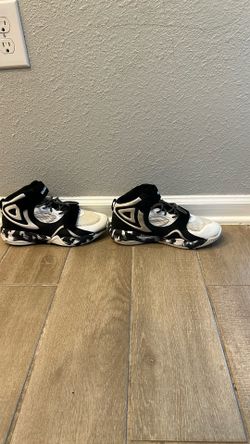 Shaq Suspension Shoes Size 7