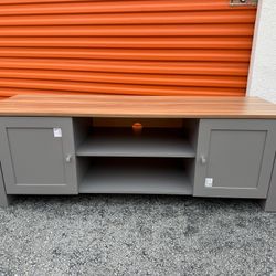 Stand TV -New in Box