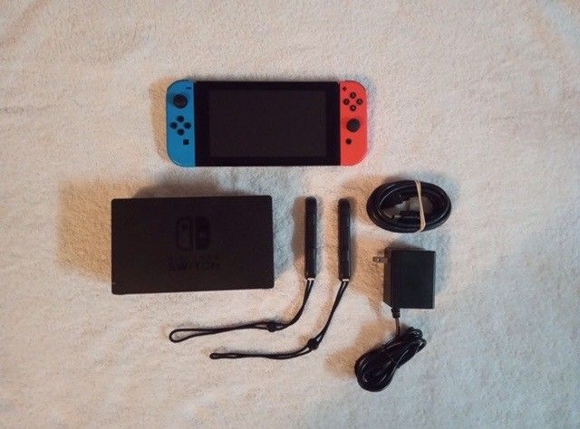 NINTENDO SWITCH IN EXCELLENT CONDITION