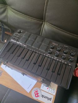 Akai mini