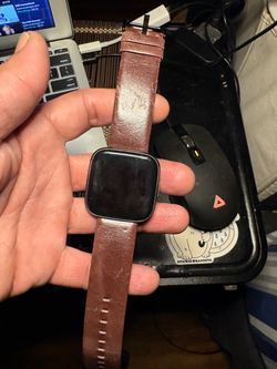 Fitbit Versa Smartwatch with Leather Band