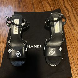 Chanel Size 6 Women’s Sandals
