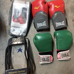2 Pairs Of Boxing Gloves