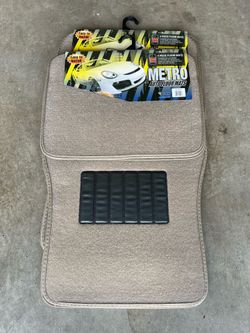 Universal auto floor mats