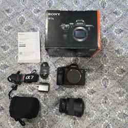 Sony A7iii with kit.lense 28-70 1.9k shutter count