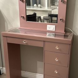 Vanity Desk With Mirror 