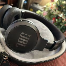 JBL Wireless Headphones $40