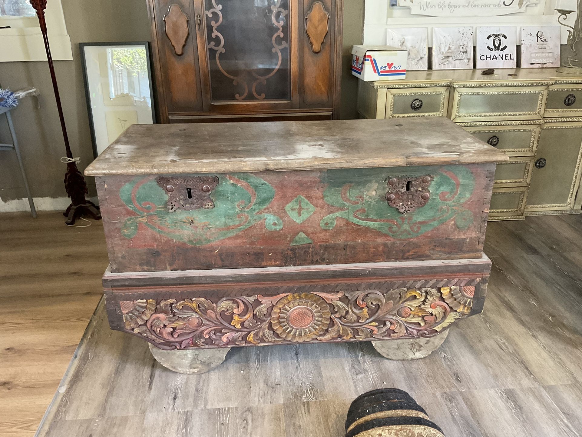 RARE Tibetan Chest 1870