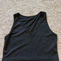 SHEIN Women’s Solid Knotched Cropped Black Tank Top Size XL